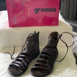 Groove Sandal (Brand New) no box
